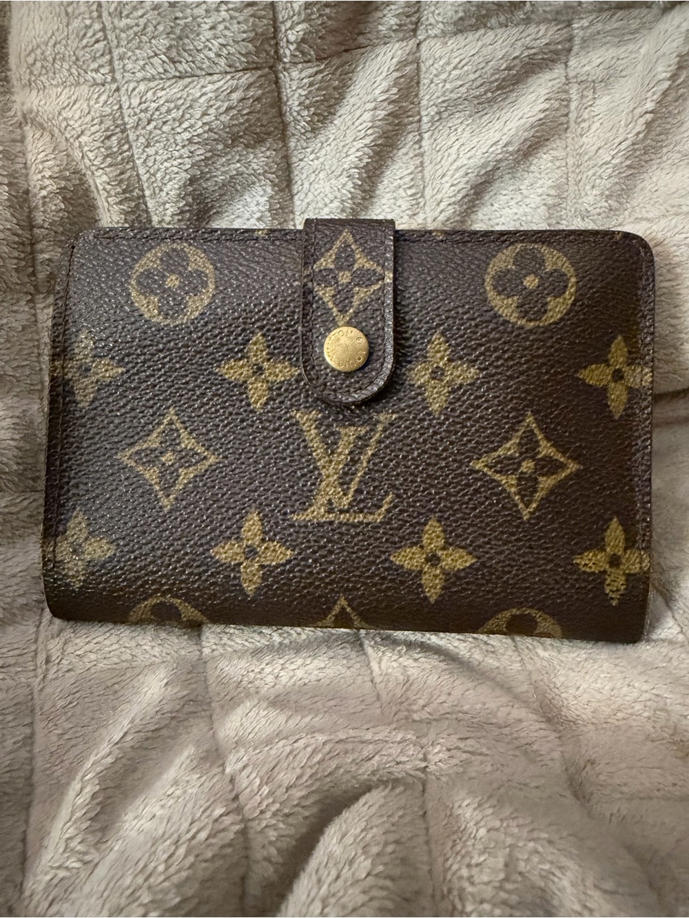 LOUIS VUITTON Monogram Coated Canvas Kiss-lock Compact Wallet